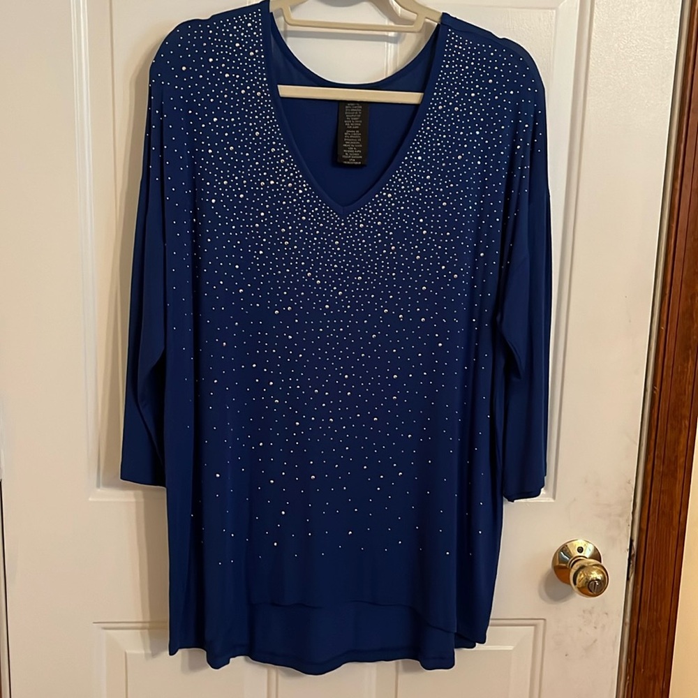 Tunic top, 1/4 length sleeves.  Size XL
